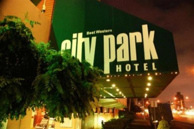 City Park Hotel Мельбурн Экстерьер фото